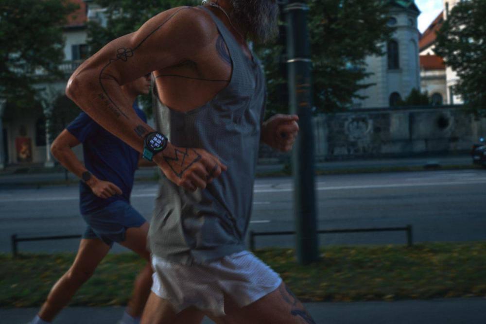 Multisportovní hodinky Suunto Race 2