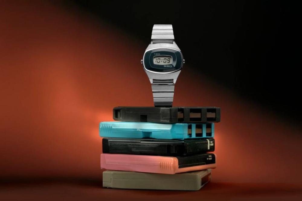 Pánské hodinky Timex Q 1975 SSQ Digital Reissue