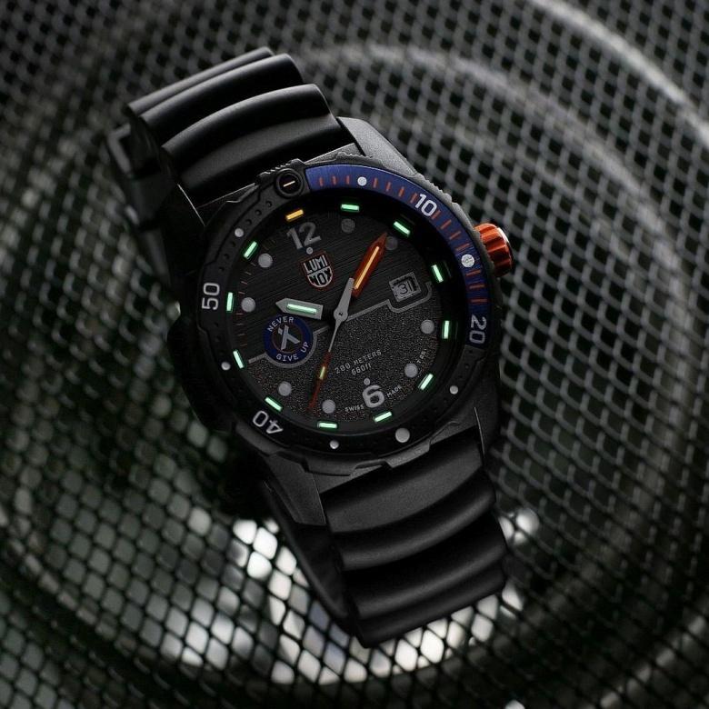 Zegarek Luminox XB.3723 - Luminox Light Technology