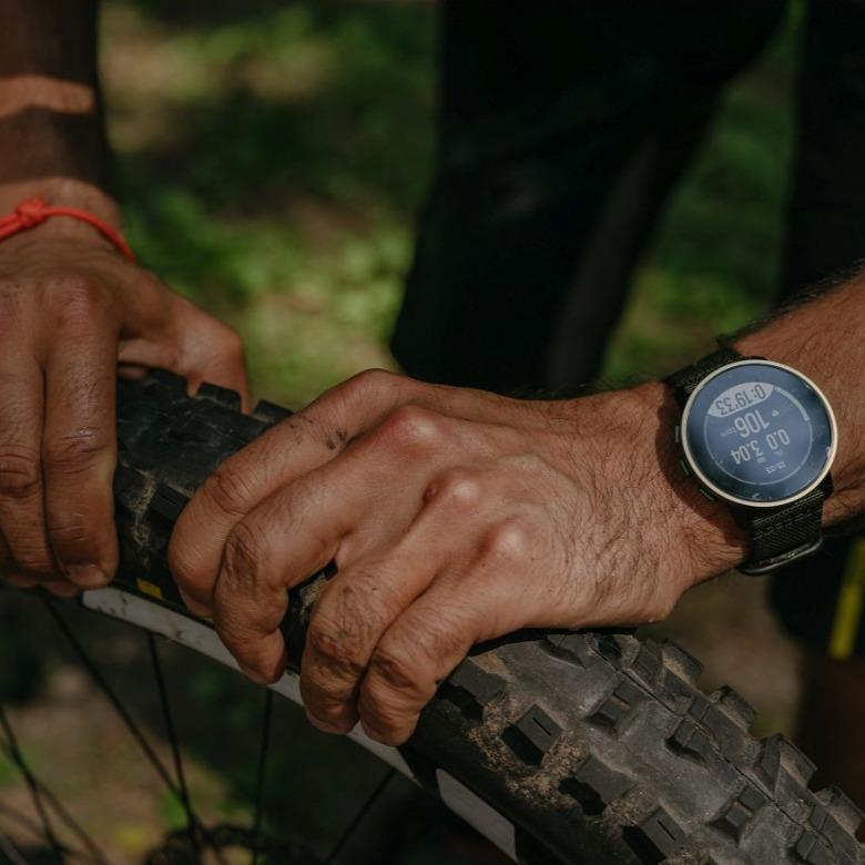 Sportovní hodinky Suunto 9 Peak Pro Forest Green SS050828000